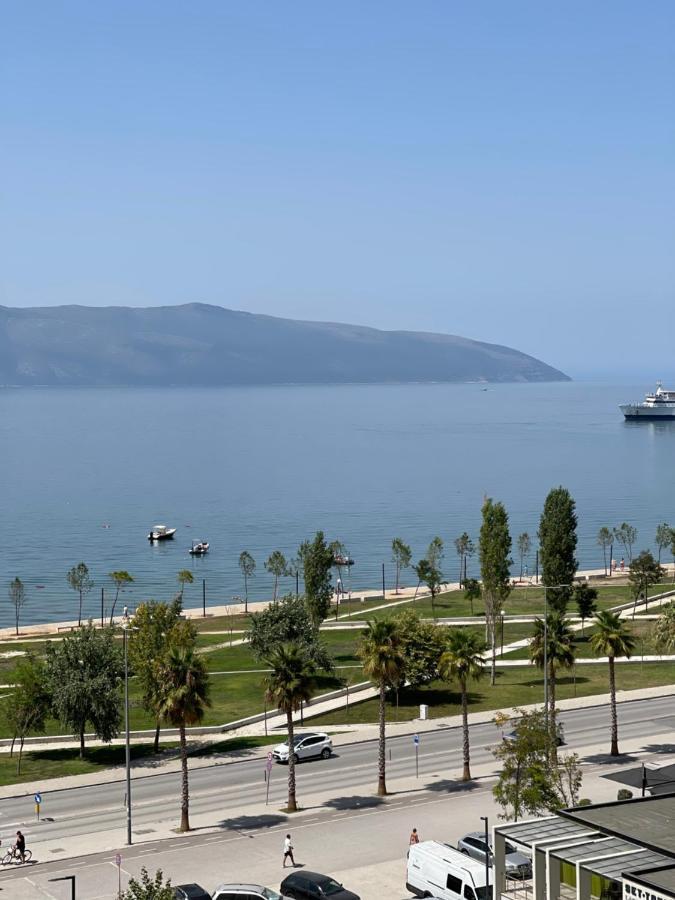 Rias Seaside Apartments Vlorë Exteriör bild