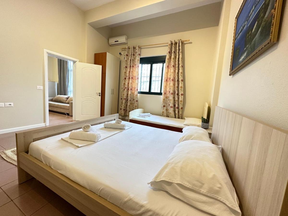 Rias Seaside Apartments Vlorë Exteriör bild