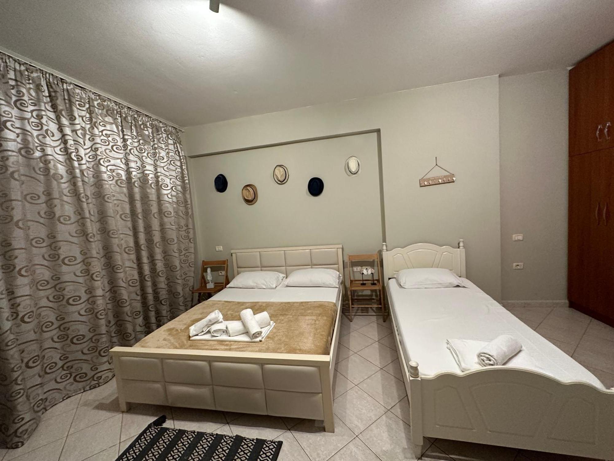 Rias Seaside Apartments Vlorë Exteriör bild