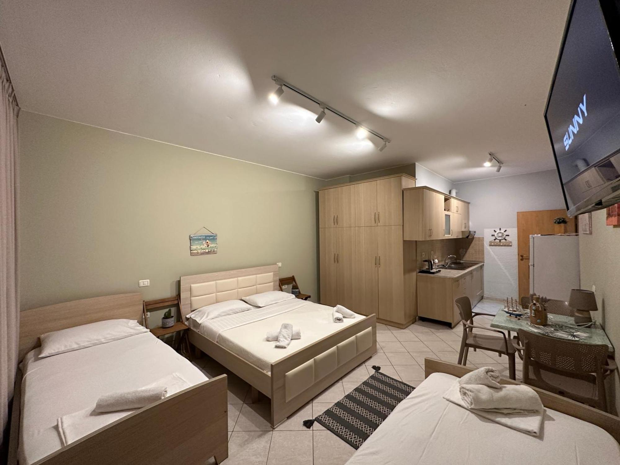 Rias Seaside Apartments Vlorë Exteriör bild