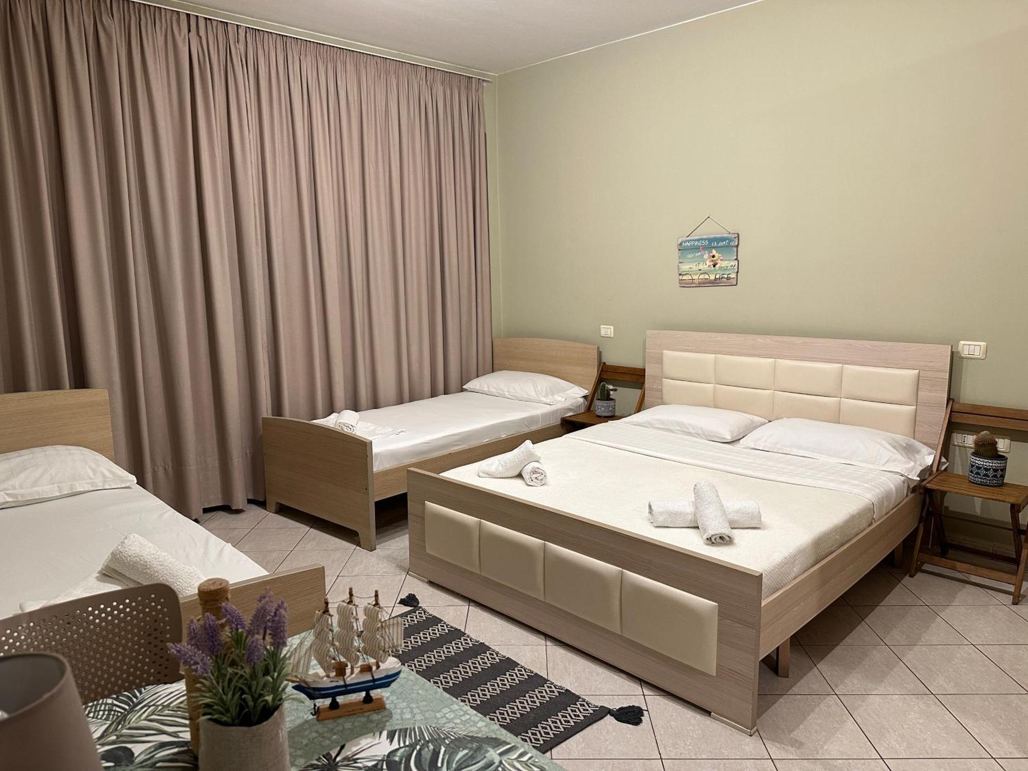 Rias Seaside Apartments Vlorë Exteriör bild