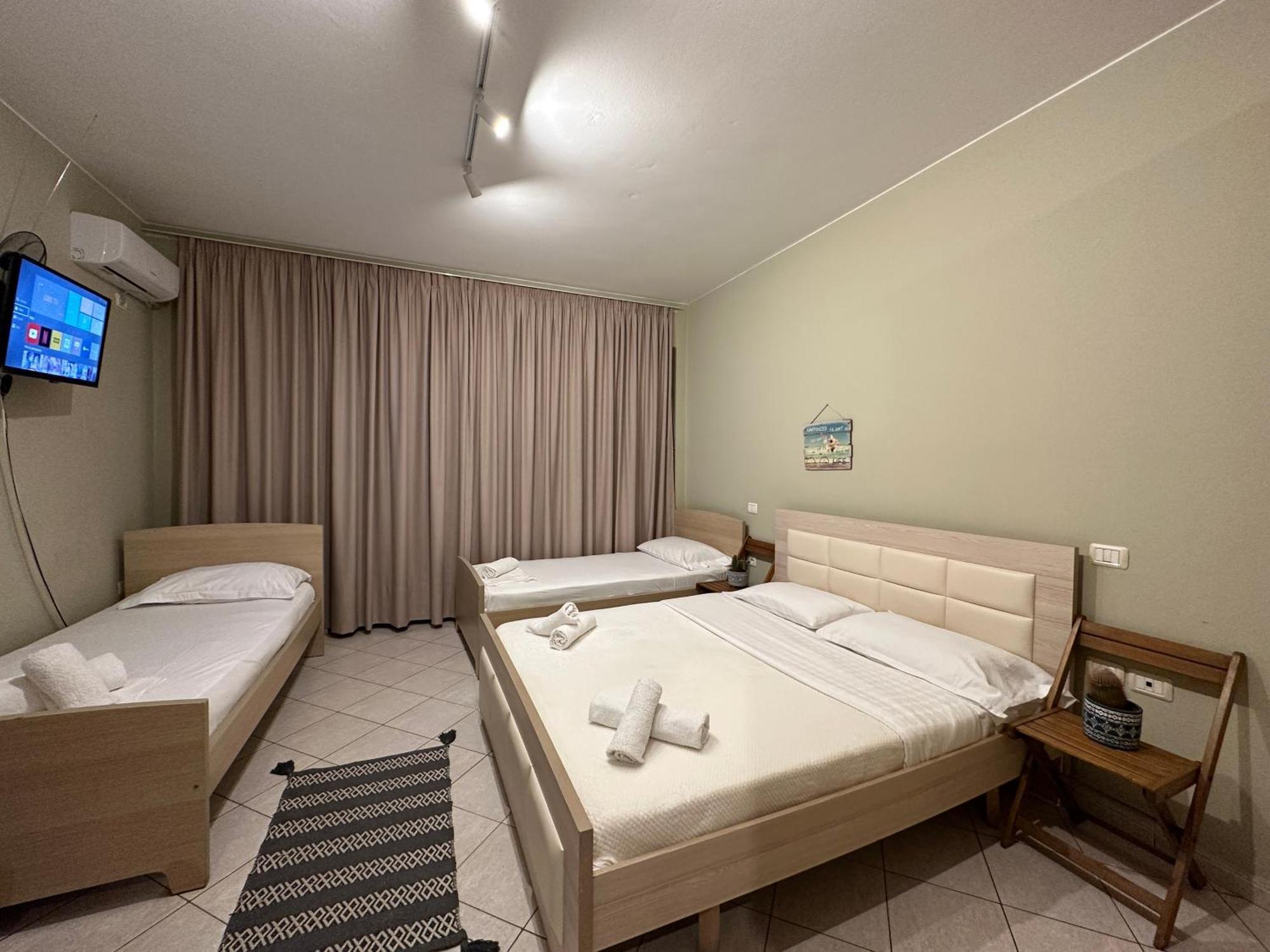 Rias Seaside Apartments Vlorë Exteriör bild